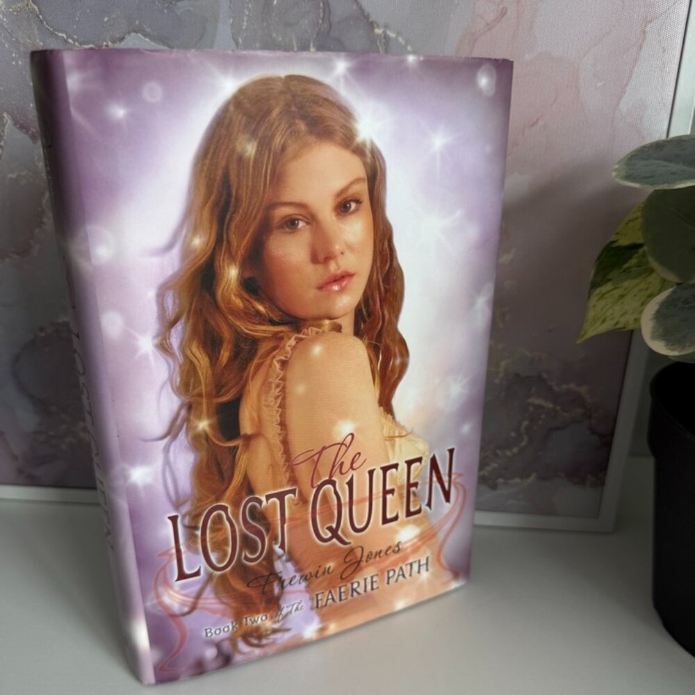 📚 4 for $20 | The Lost Queen | Frewin Jones | Hardcover | Good Condition